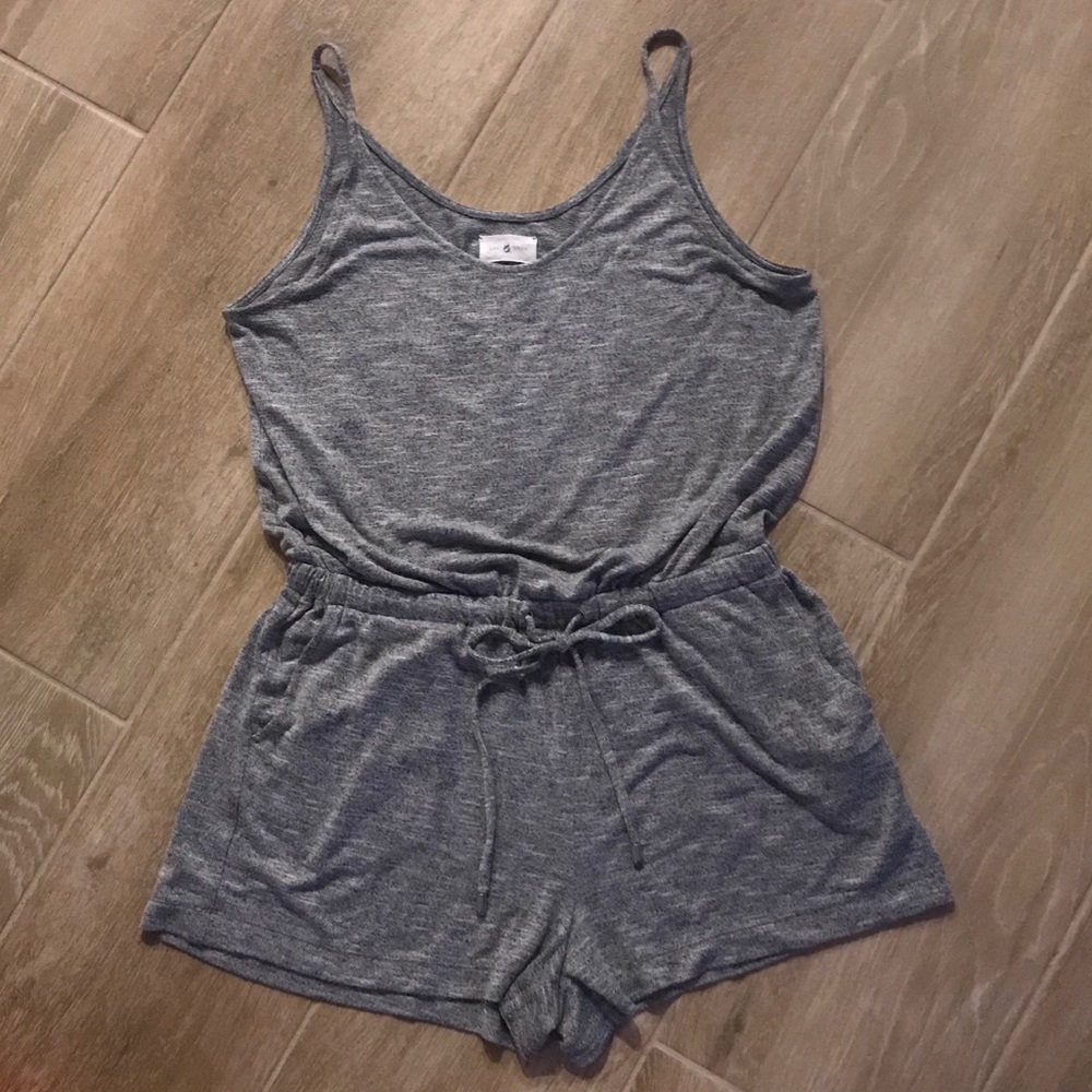 Lou & Grey knit short romper size S